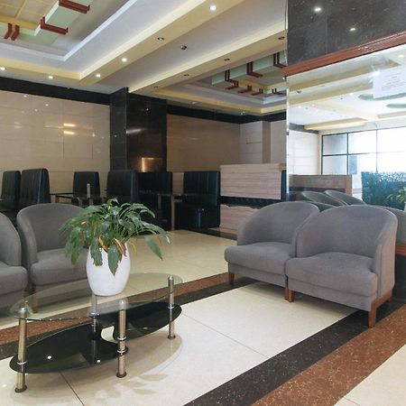 RedDoorz near Araneta Center Quezon City - Quarantine Hotel Esterno foto