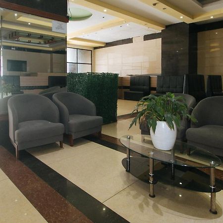 RedDoorz near Araneta Center Quezon City - Quarantine Hotel Esterno foto
