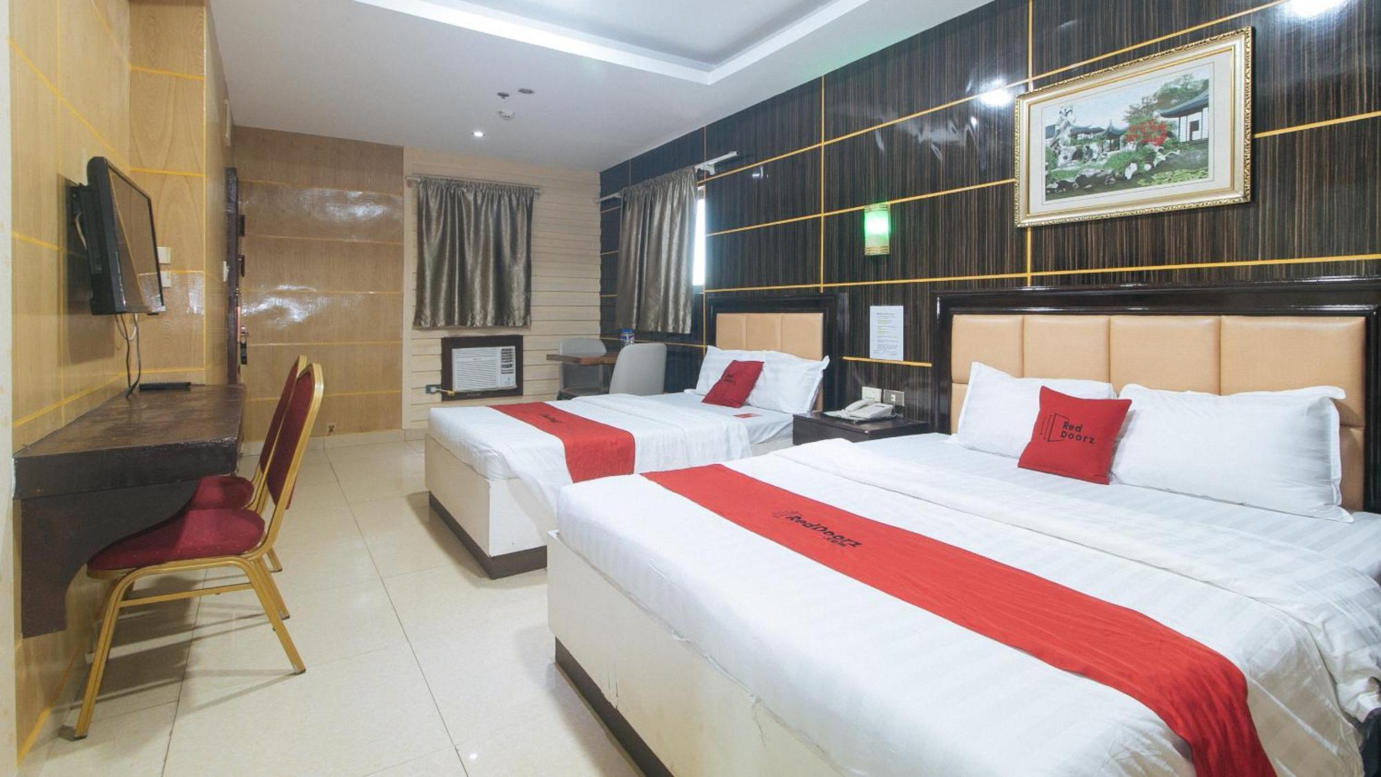 RedDoorz near Araneta Center Quezon City - Quarantine Hotel Esterno foto
