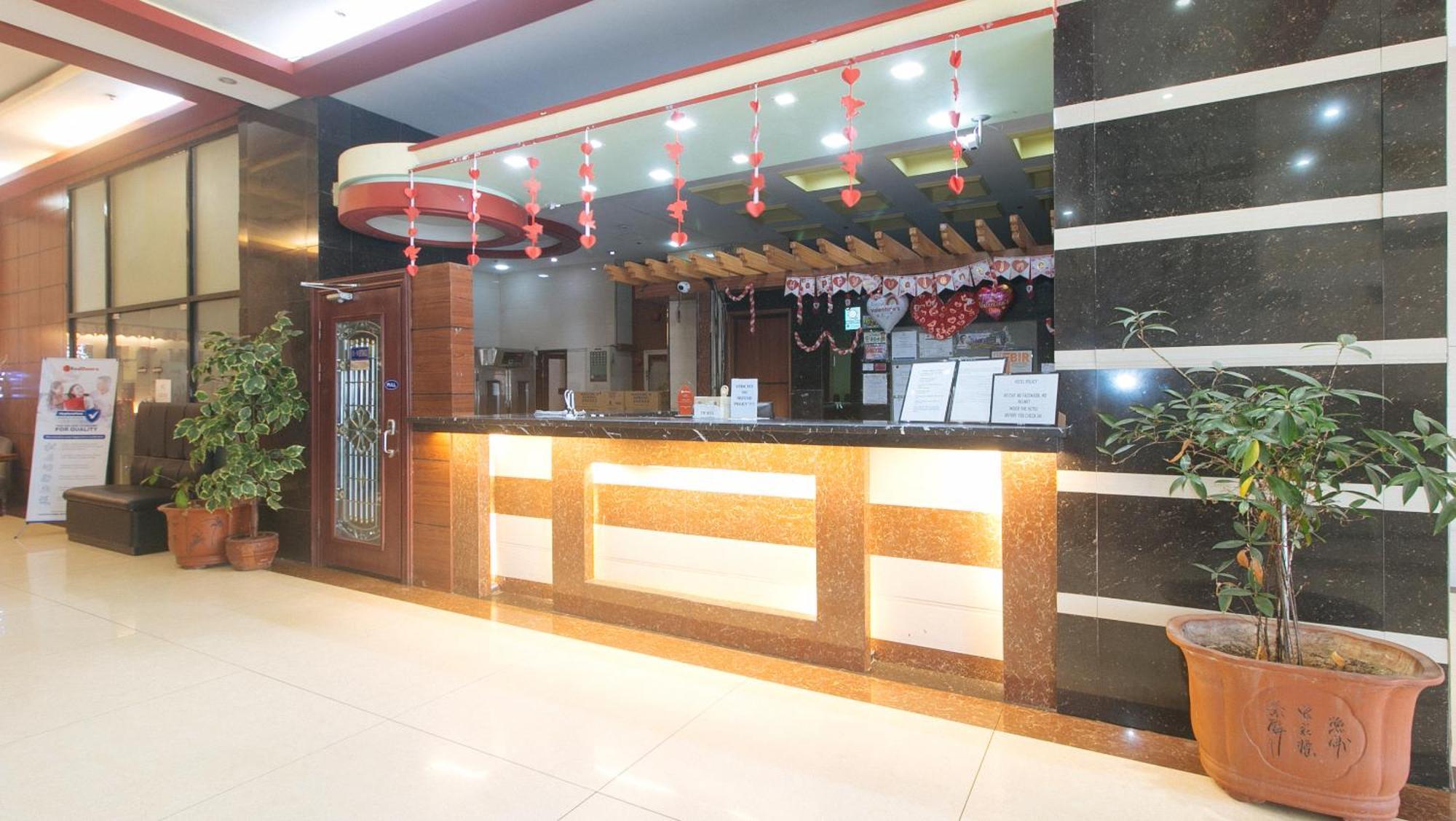 RedDoorz near Araneta Center Quezon City - Quarantine Hotel Esterno foto
