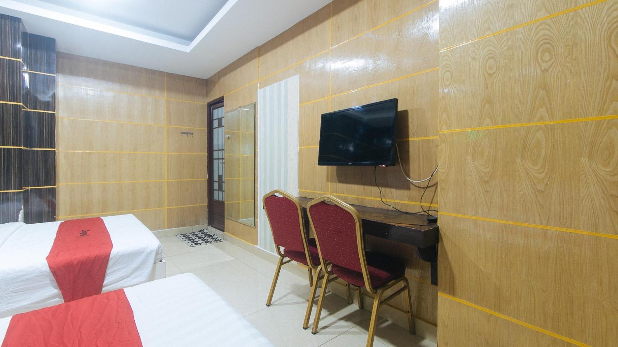 RedDoorz near Araneta Center Quezon City - Quarantine Hotel Esterno foto