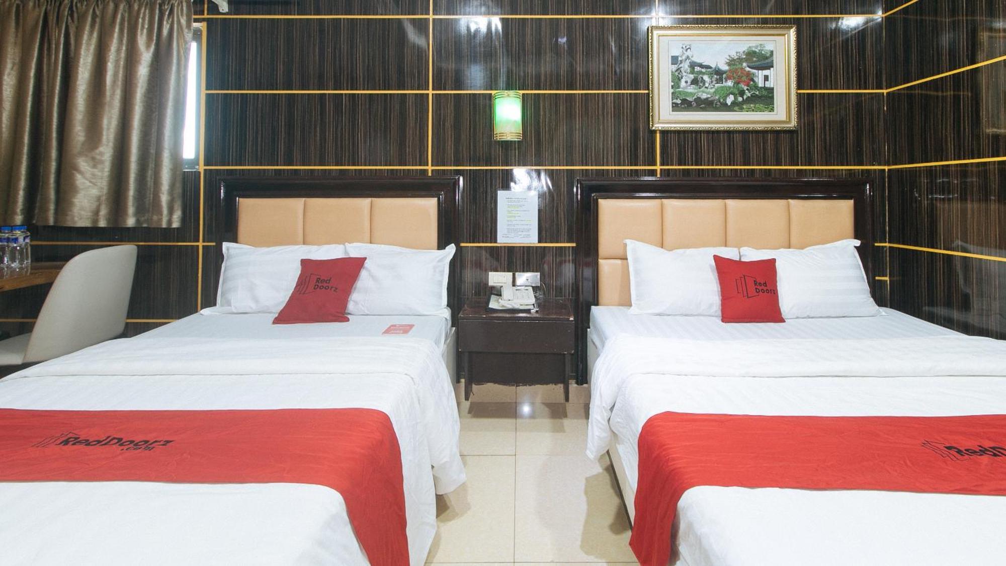 RedDoorz near Araneta Center Quezon City - Quarantine Hotel Esterno foto
