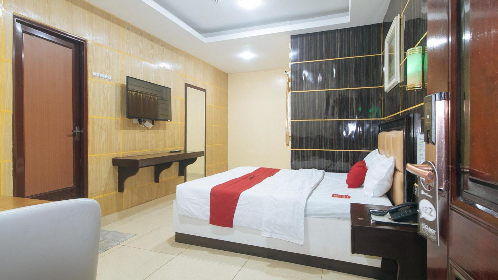 RedDoorz near Araneta Center Quezon City - Quarantine Hotel Esterno foto