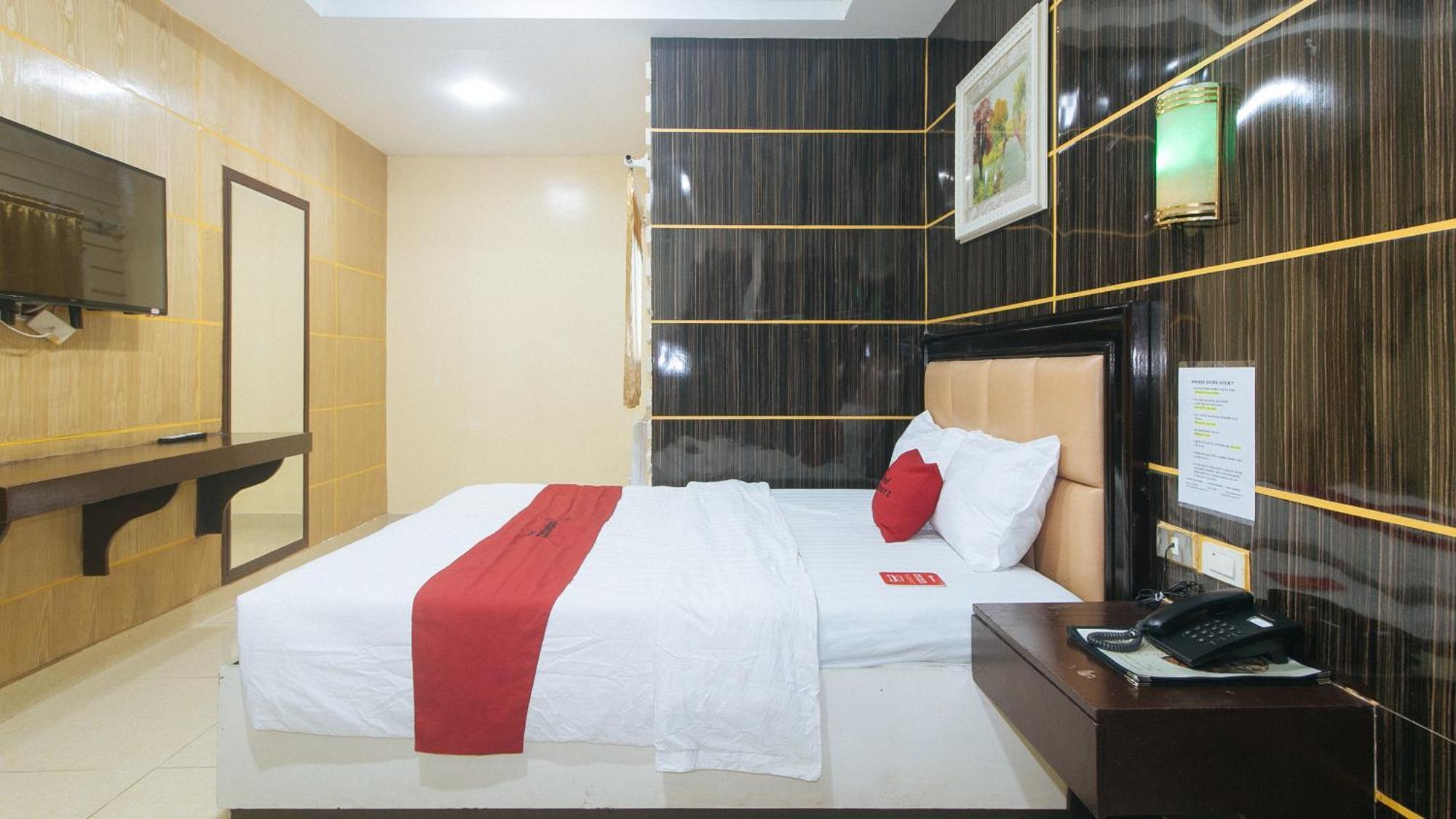 RedDoorz near Araneta Center Quezon City - Quarantine Hotel Esterno foto