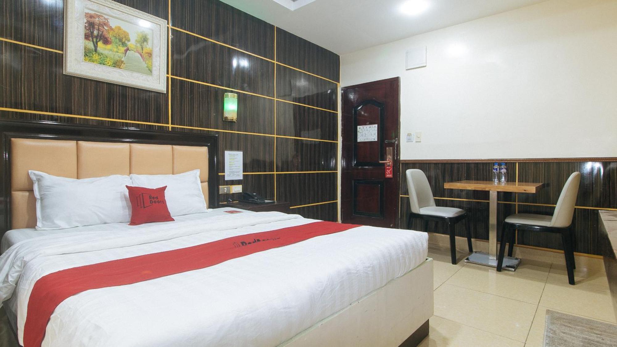 RedDoorz near Araneta Center Quezon City - Quarantine Hotel Esterno foto
