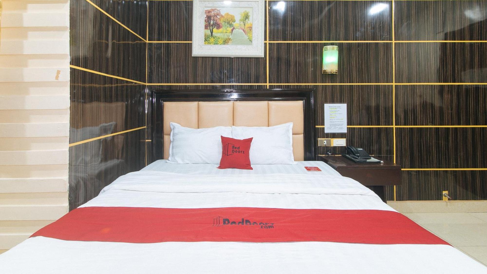RedDoorz near Araneta Center Quezon City - Quarantine Hotel Esterno foto