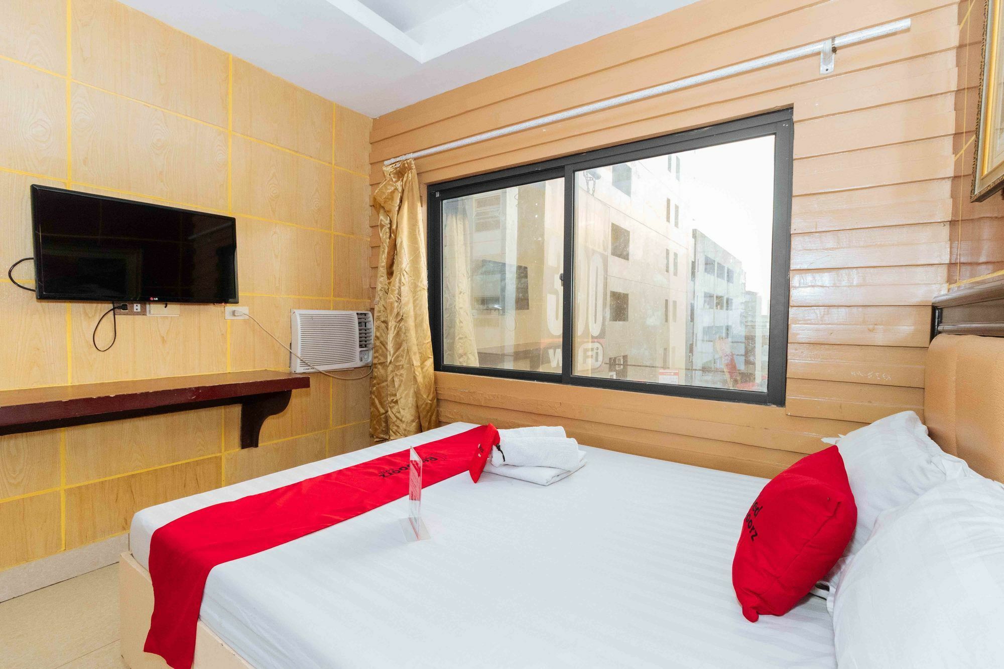 RedDoorz near Araneta Center Quezon City - Quarantine Hotel Esterno foto