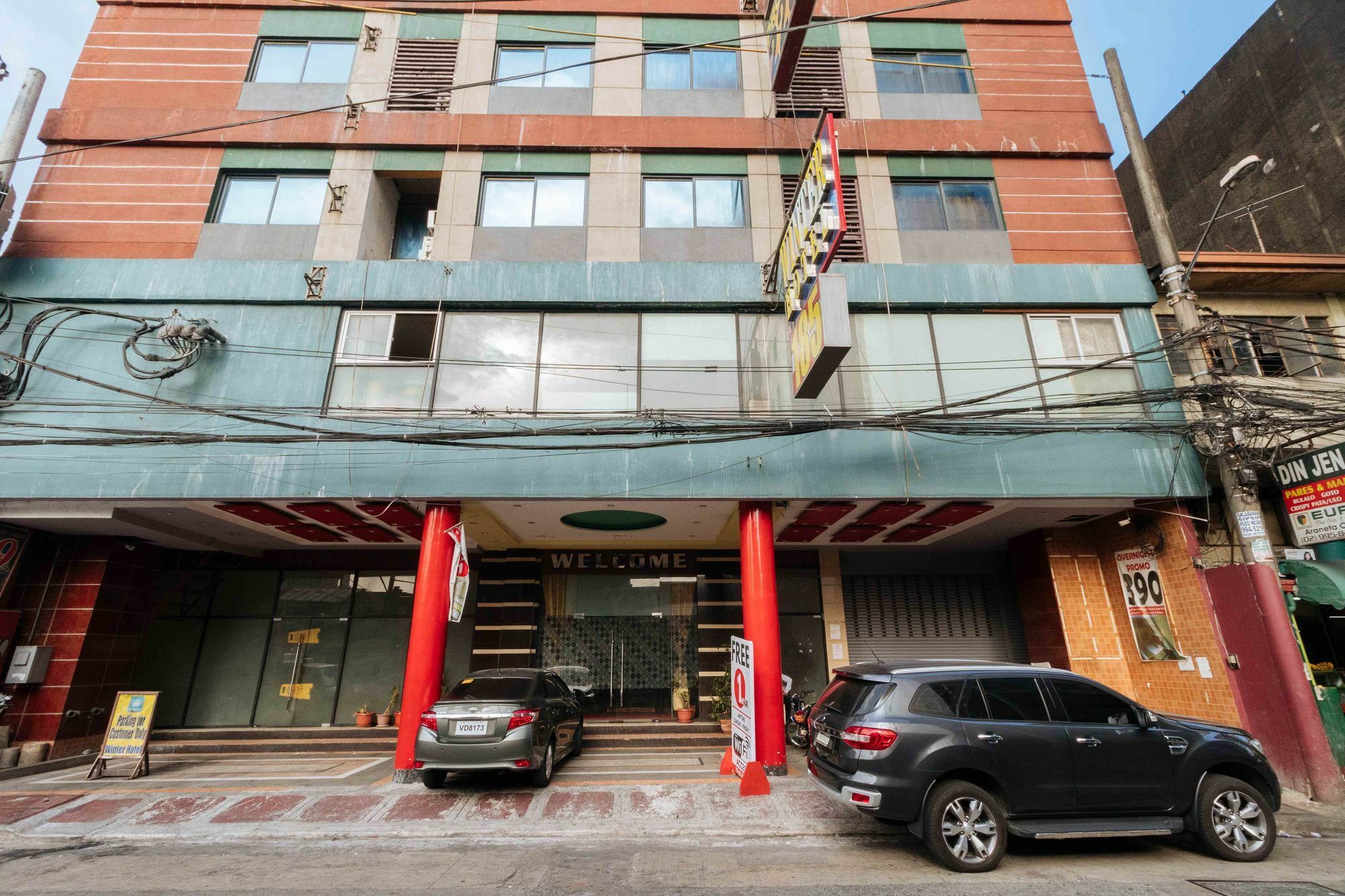 RedDoorz near Araneta Center Quezon City - Quarantine Hotel Esterno foto